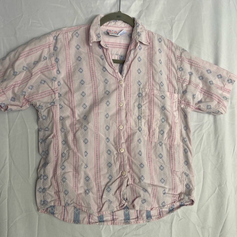 Short sleeve button up